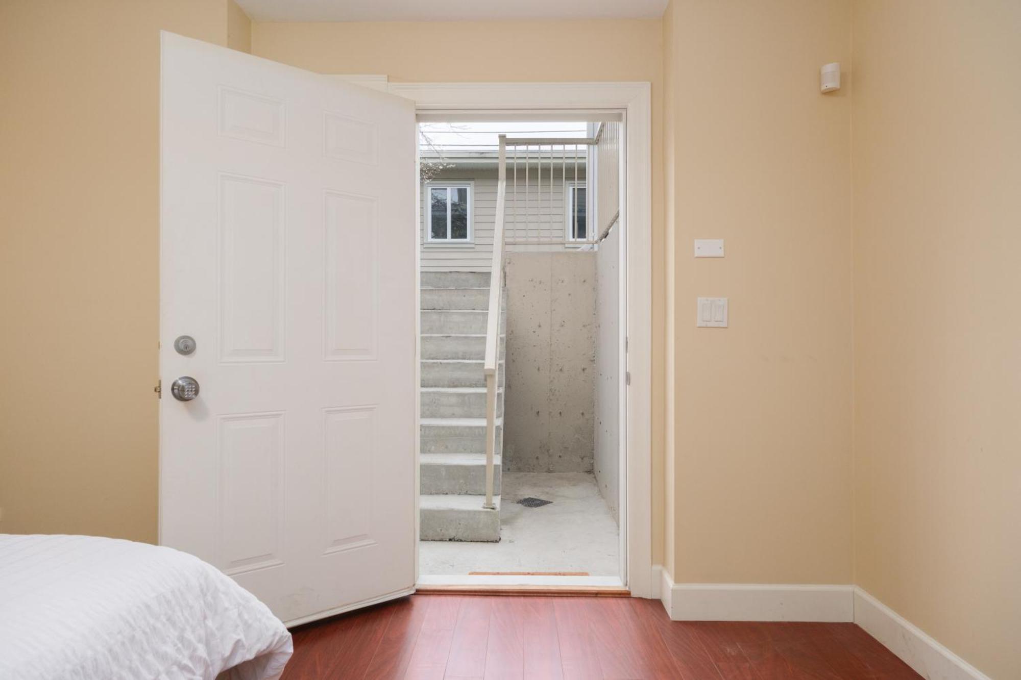 Cambie & 61St Ave Homestay Vancouver Ngoại thất bức ảnh